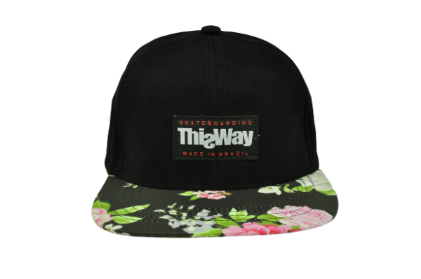 BONÉ SNAPBACK PRETO ABA FLORAL