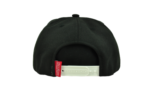 BONÉ SNAPBACK PRETO ABA FULL PRINT - Image 3